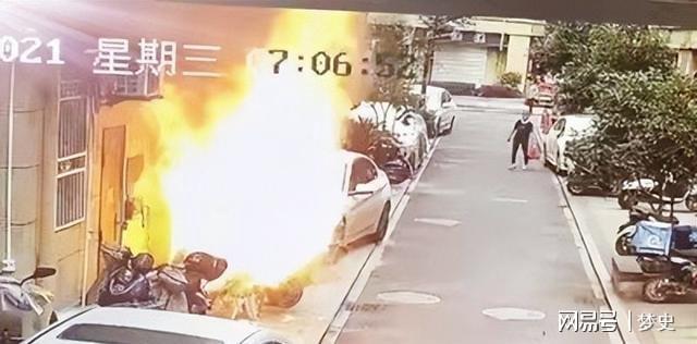 高性能电车频频爆燃厂家只吹速度不提安全老百姓能不能买电车(图3)