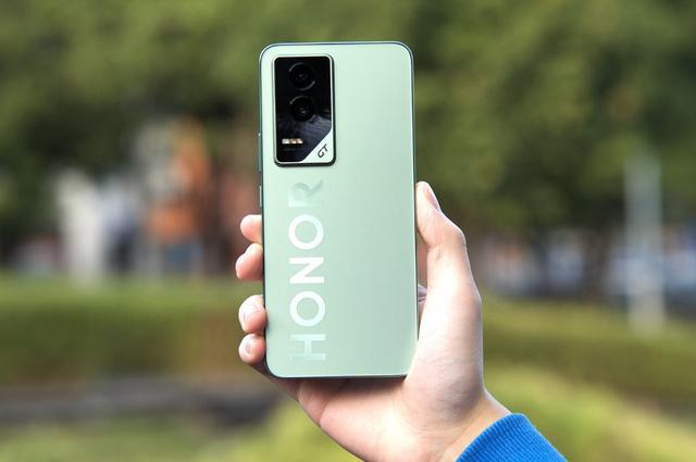 2025公认最香的3款手机16GB+512GB“大跳水”高性能再战六年(图3)